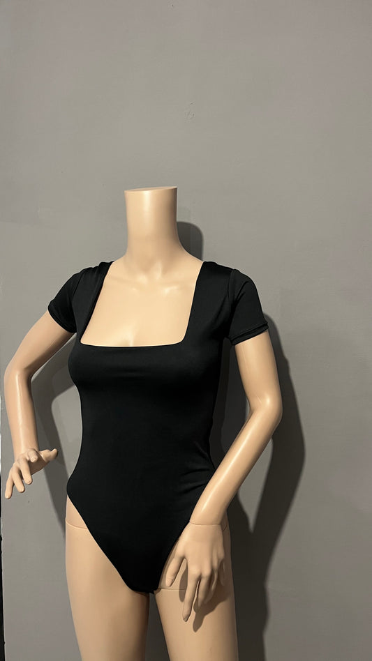 BODY escote recto